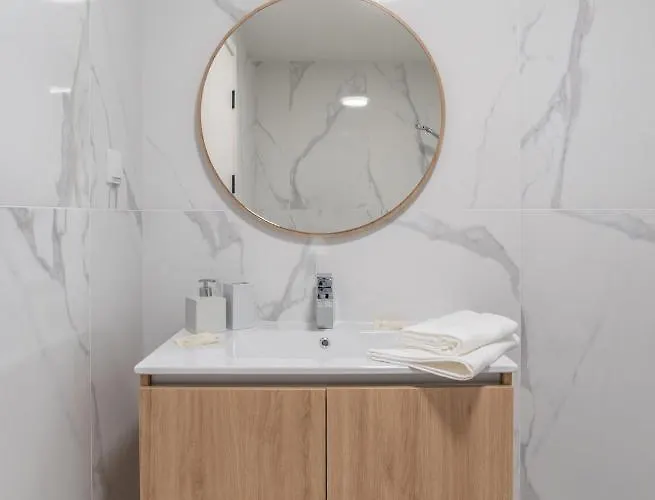 The Place * פונשל