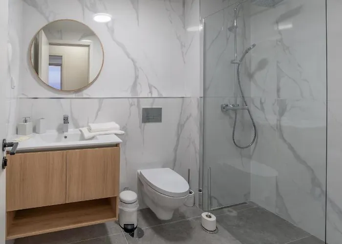 The Place * פונשל